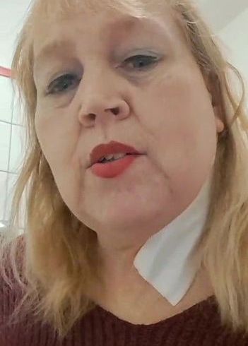Beim pin**ln im Krankenhaus (Hochformat)