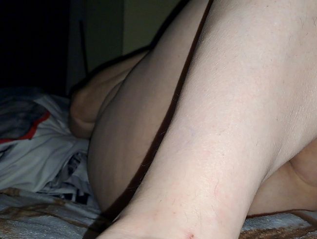 Orgasmus bes**gt in der Nacht