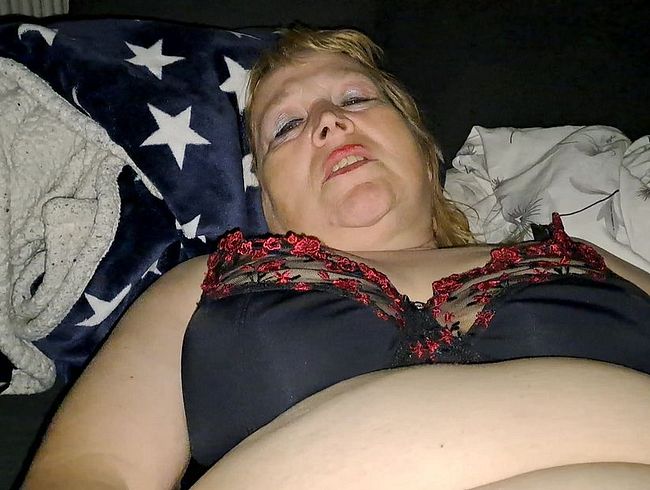 Blasflittchen's Porno Video: Geilschleim vom echt krassen dil*o