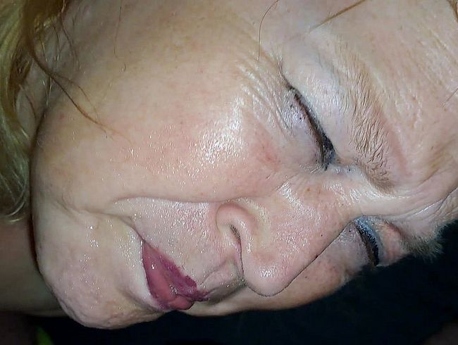 Blasflittchen's Porno Video: gnadenlos in die Maulfo**e gebu*st