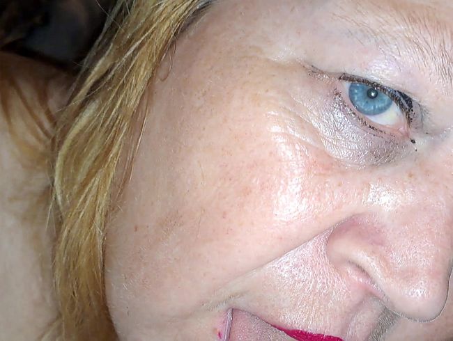 Blasflittchen's Porno Video: leer gesaugt - echt kräftig genuckelt (POV)