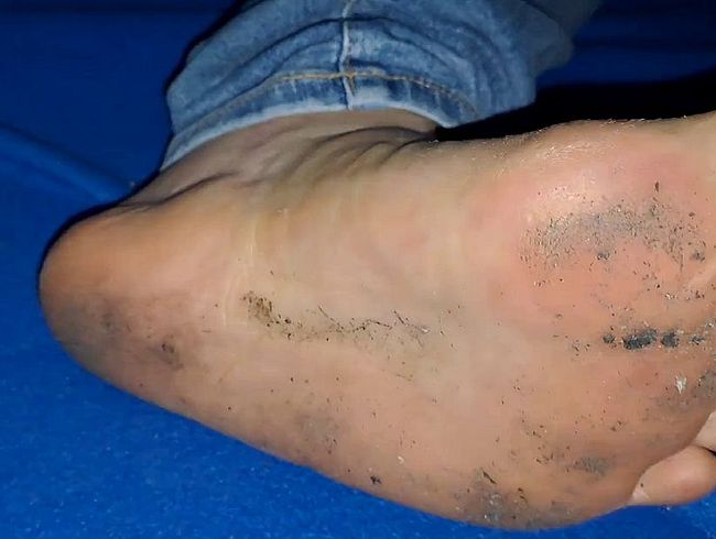 bla*flittchen Porno Video: Feierabend Stinkefüße