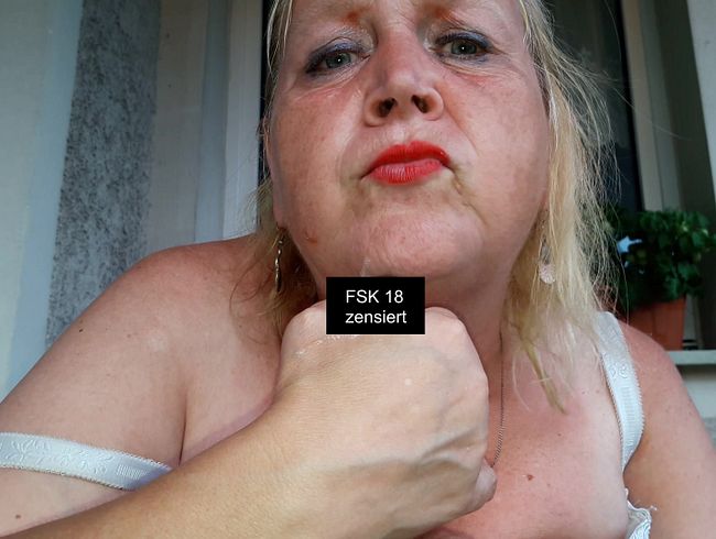 bla*flittchen Porno Video: Ich würde dir jetzt gern ein wi**sen - POV