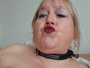 bla*flittchen Porno Video: In meiner Windel gepi**t