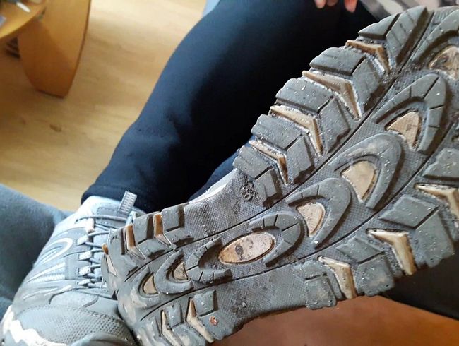 bla*flittchen Porno Video: Los skla*e lec* mir die Schuhsohle