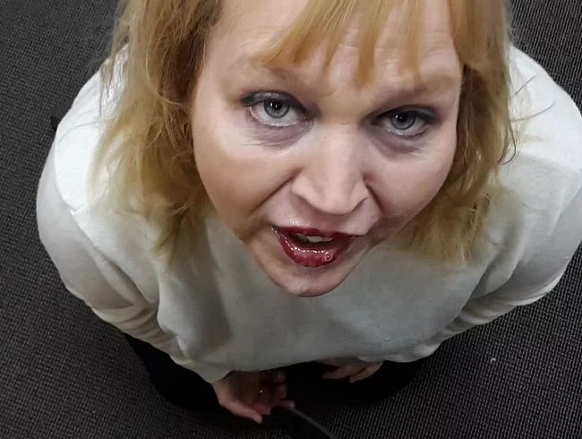 bla*flittchen Porno Video: Mein Chef entsa*tet