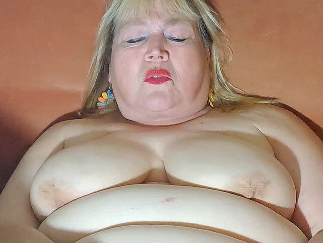 bla*flittchen Porno Video: Orgasmen vor der webcam - geil beim chatten