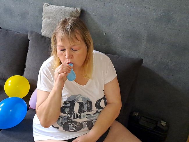 bla*flittchen Porno Video: Party- Ballons aufbla*en