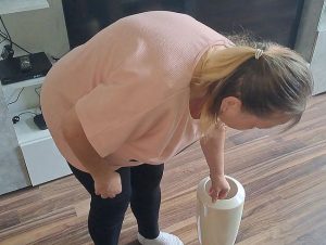 bla*flittchen Porno Video: pin**ln in der Vase