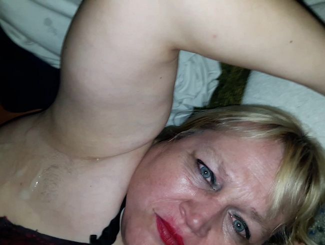 bla*flittchen Porno Video: sper*a unter den Armen