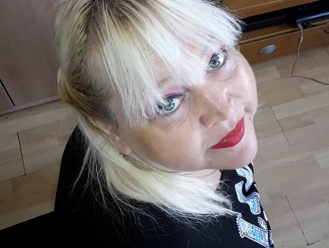 bla*flittchen Porno Video: weitpi**en im Wohnzimmer